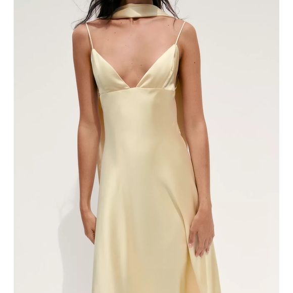 Zara butter yellow SATIN EFFECT FOULARD DRESS - Picture 3 of 14